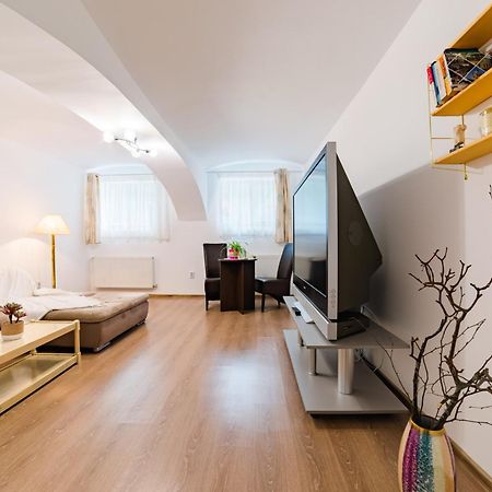 Sabin Apartments Private Parking Braşov Esterno foto