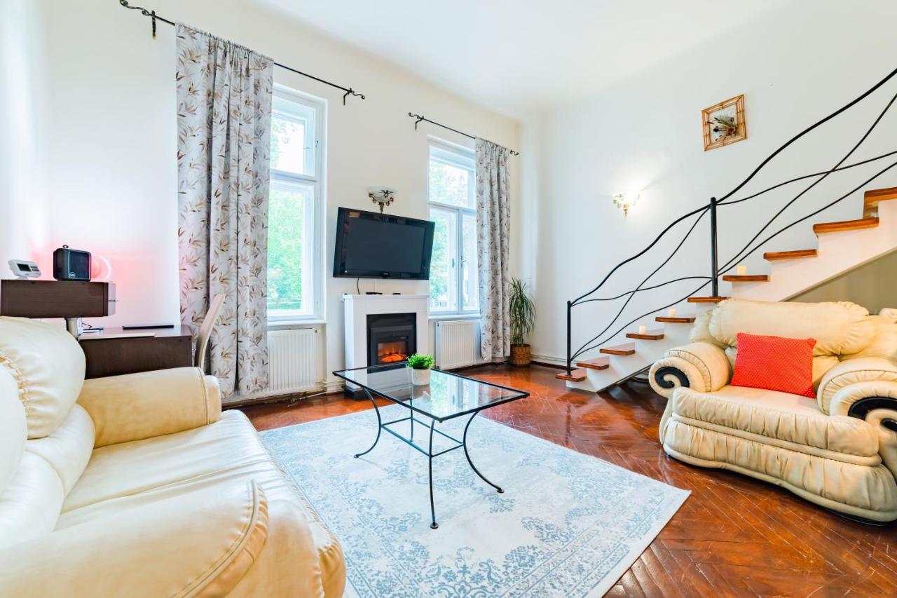 Sabin Apartments Private Parking Braşov Esterno foto