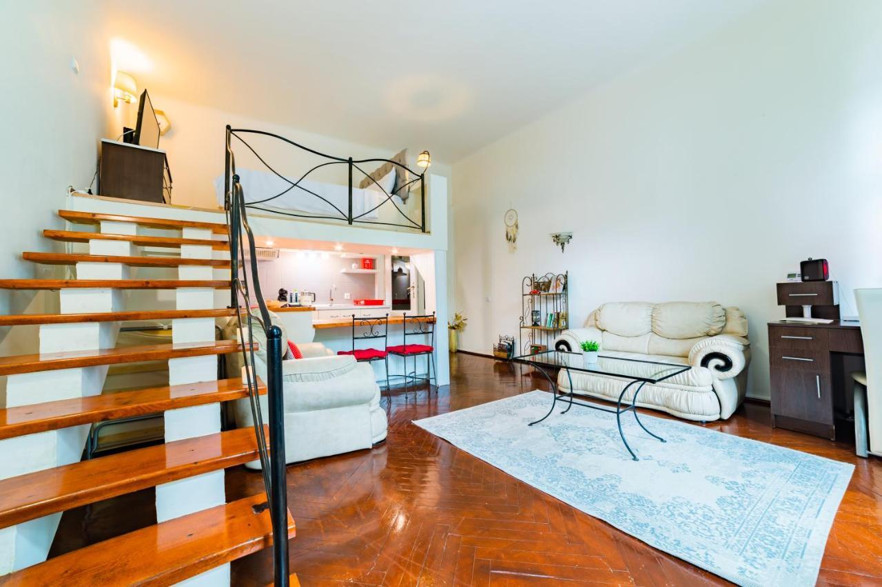 Sabin Apartments Private Parking Braşov Esterno foto