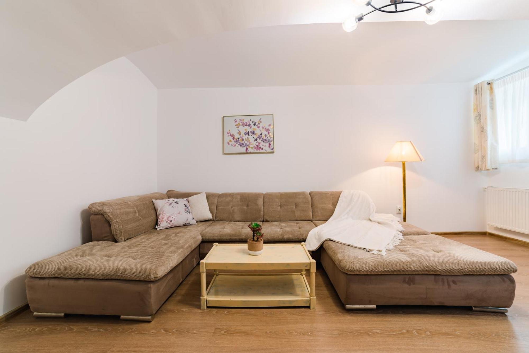 Sabin Apartments Private Parking Braşov Esterno foto