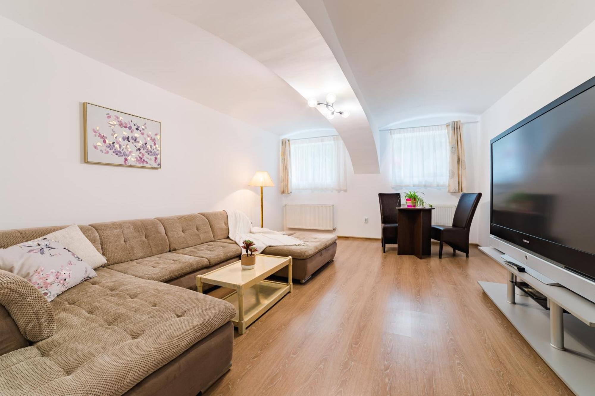 Sabin Apartments Private Parking Braşov Esterno foto